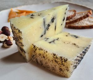 Nấm Truffle được mệnh danh là nguyên liệu vàng, kim cương trong chế biến ẩm thực bởi độ quý hiếm và nguồn dinh dưỡng cực kỳ tốt.